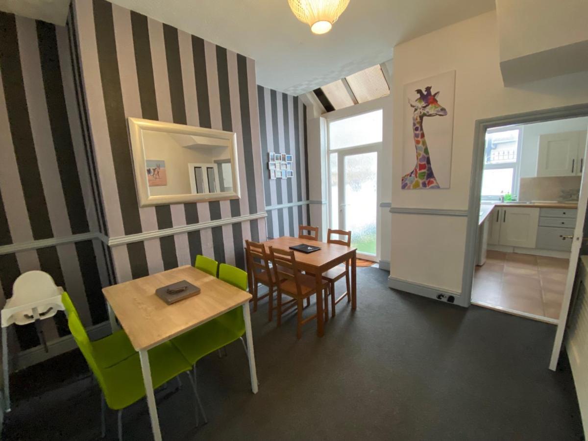 Blackpool Abode - Seaside Cove Экстерьер фото