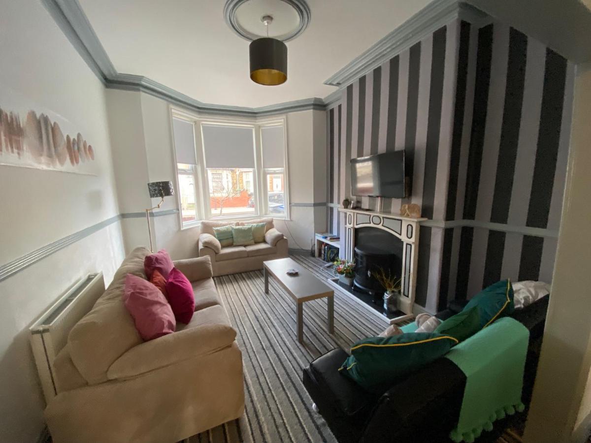 Blackpool Abode - Seaside Cove Экстерьер фото